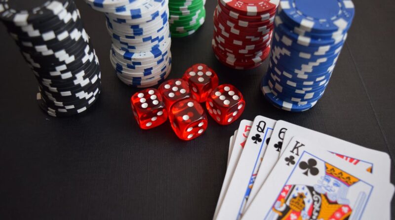 Pokerchips og kort